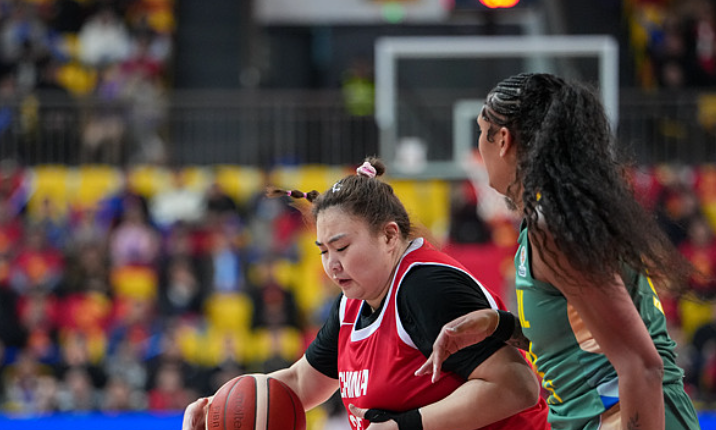 开云下载-16分钟砍12+6！中国女篮2米01女版奥尼尔闪耀：无惧WNBA探花真猛